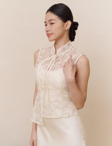 Qian Embroidered Overlay Top in Diamond Bloom
