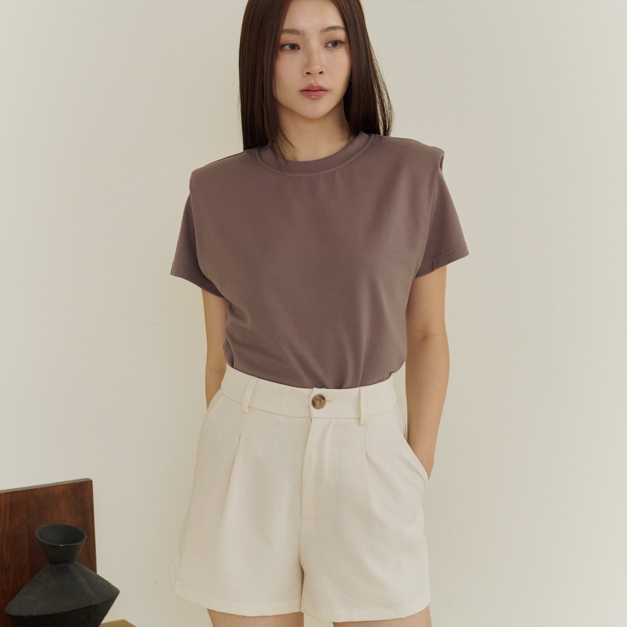 Gigi Shoulder Padded Muscle Tee in Taupe