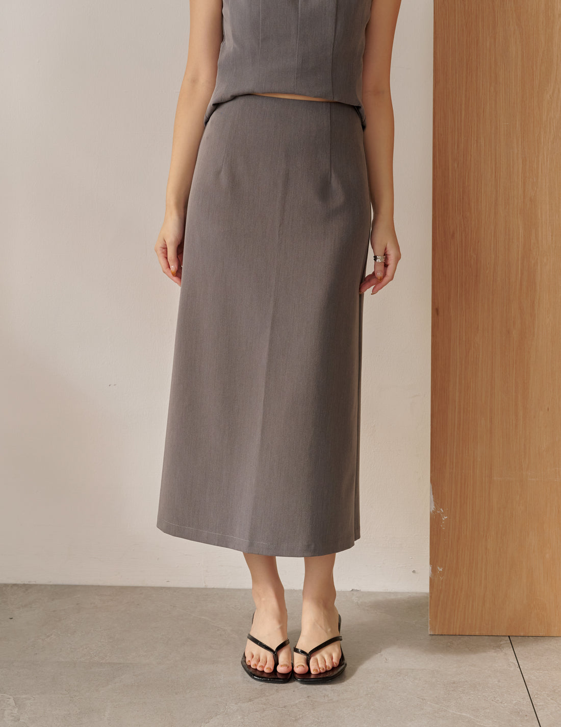 Madison Midi Skirt in Grey