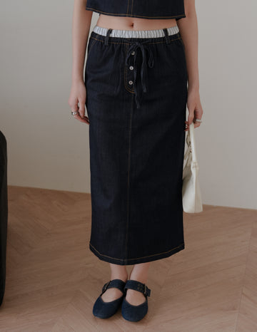 Ivy Contrast Waist Denim Skirt in Dark Wash