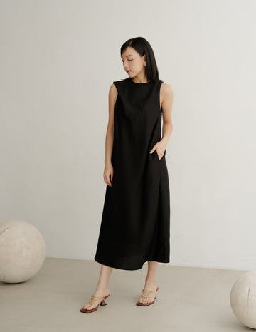 Ryleigh Scarf Dress in Black